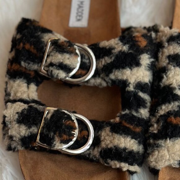 Steve Madden Sandal With Faux Fur Animal Print Upper/Silver Tone Buckles Size 9 - Picture 3 of 9